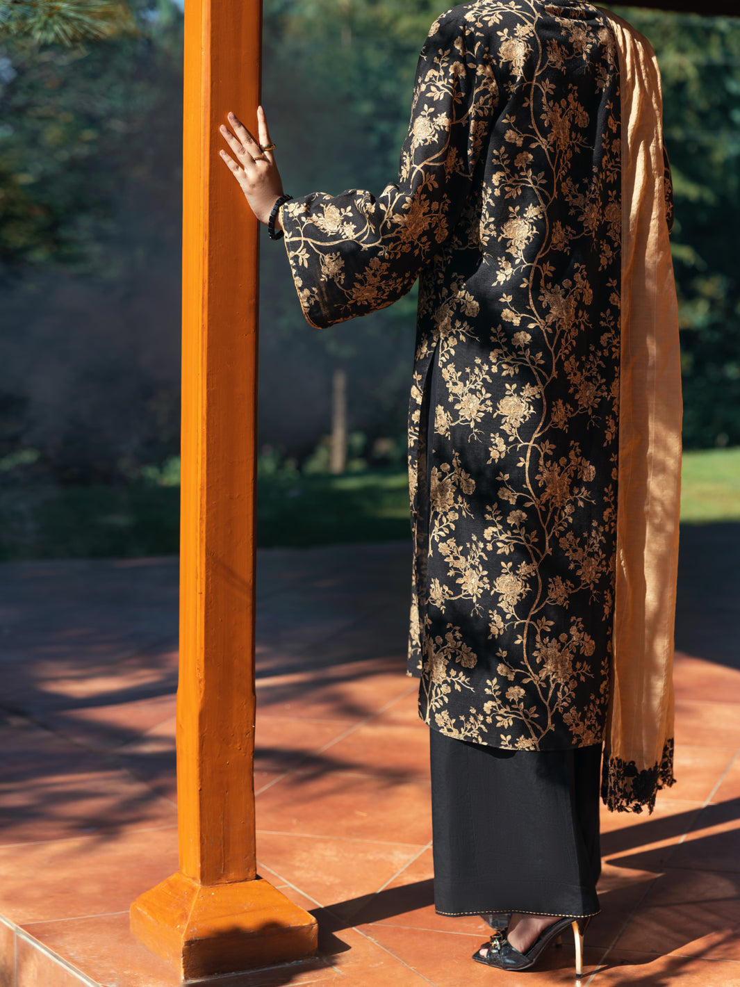 Black Khaddar 3 Piece Stitched - AWP-3PS-579