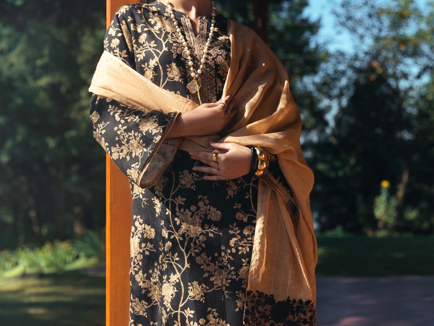 Black Khaddar 3 Piece Stitched - AWP-3PS-579