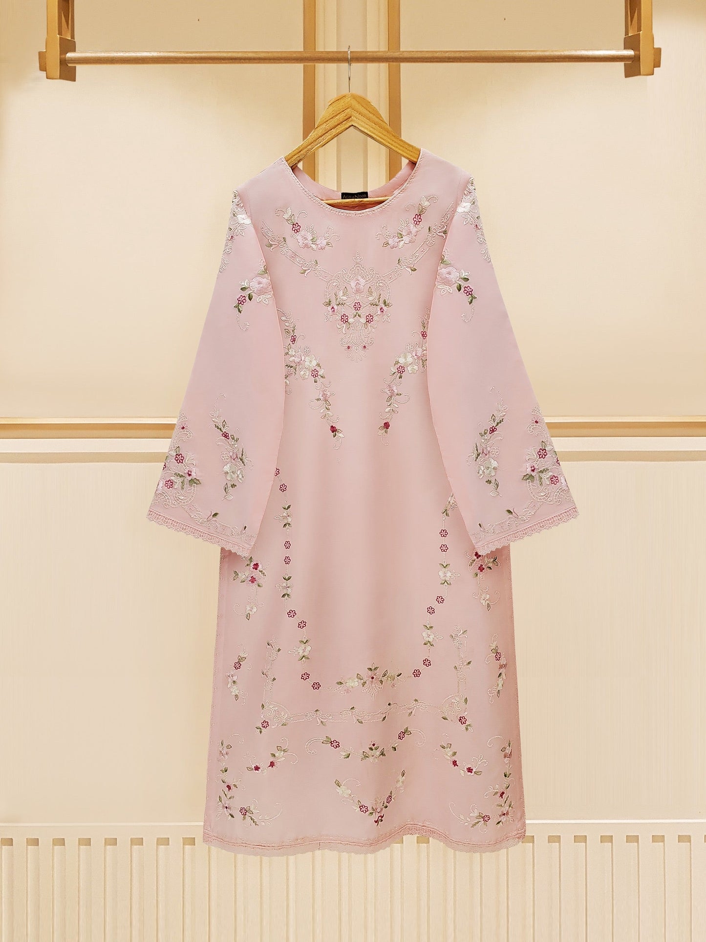 Embroidered Lawn Shirt S109488