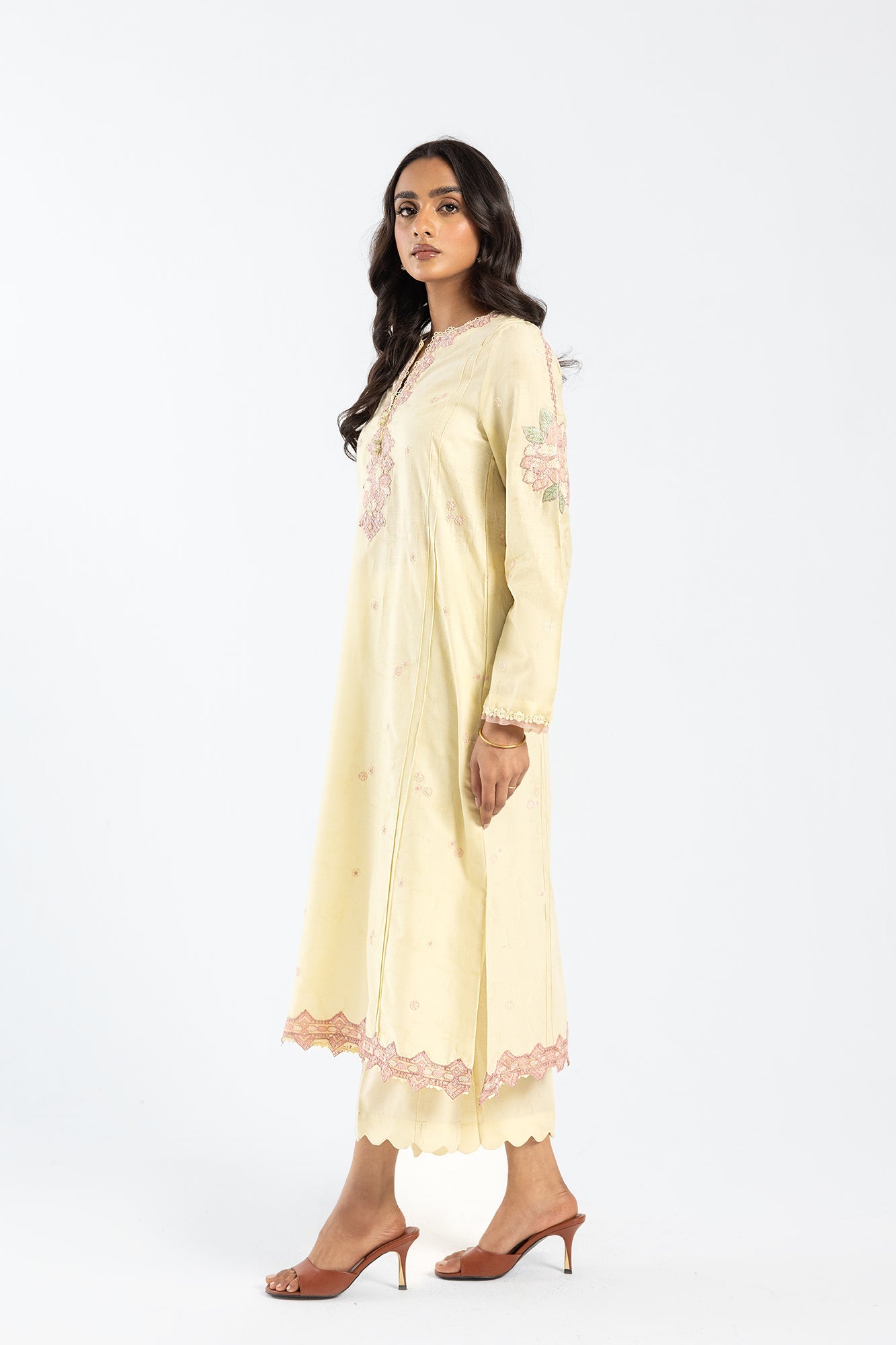 EMBROIDERED SUIT (E0585/105/110)