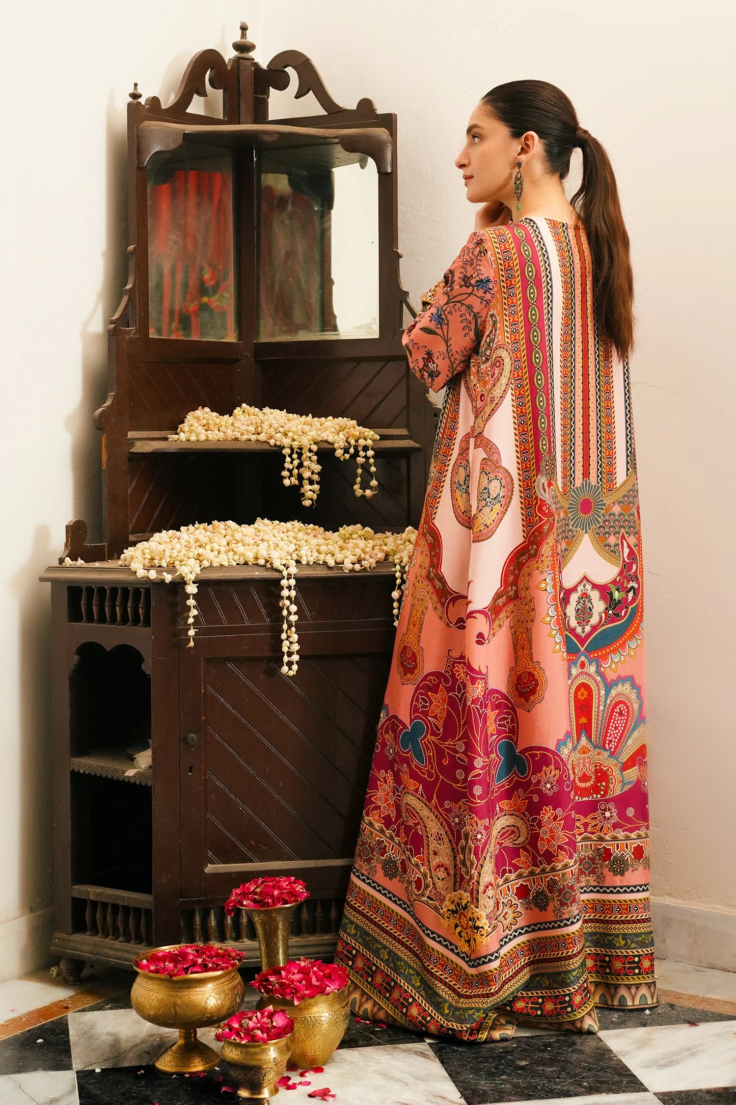 Amaara Khan-Eastern Majest Kaftan