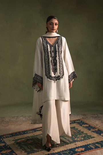 Amaara Khan - Monochrome Ak magic