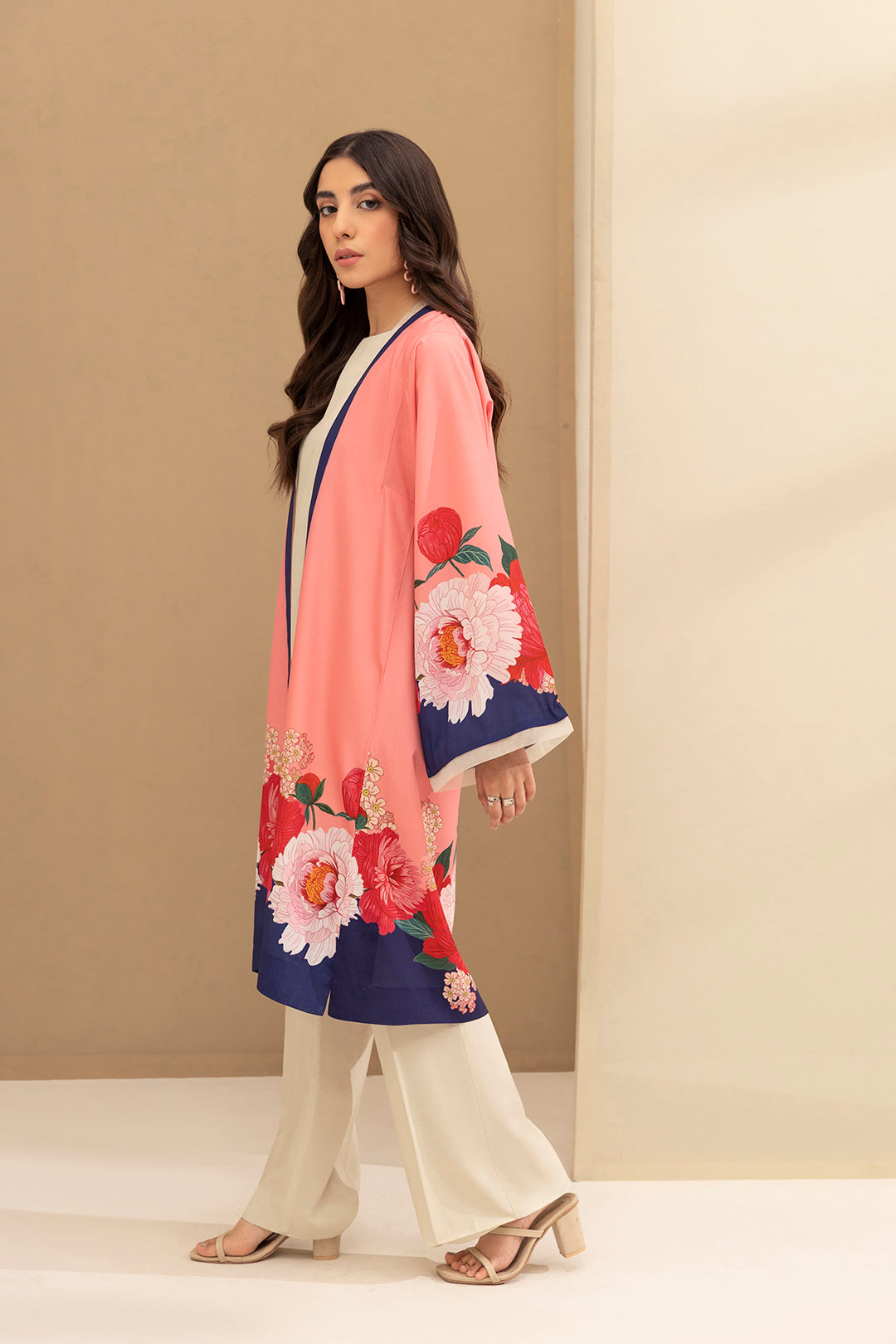 Tasar Shrug